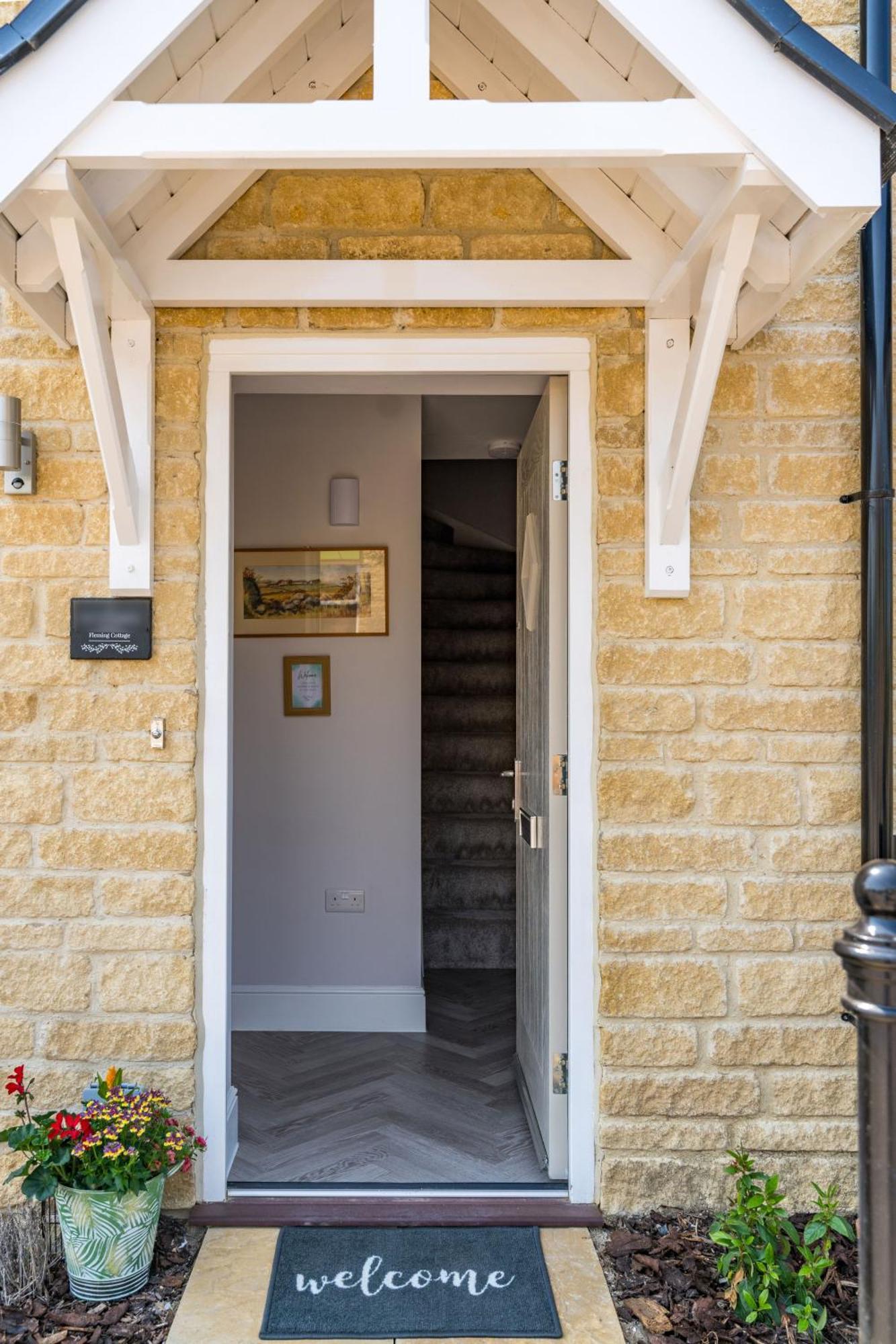 Fleming Cottage - Contemporary Cotswold Home Upper Rissington Εξωτερικό φωτογραφία