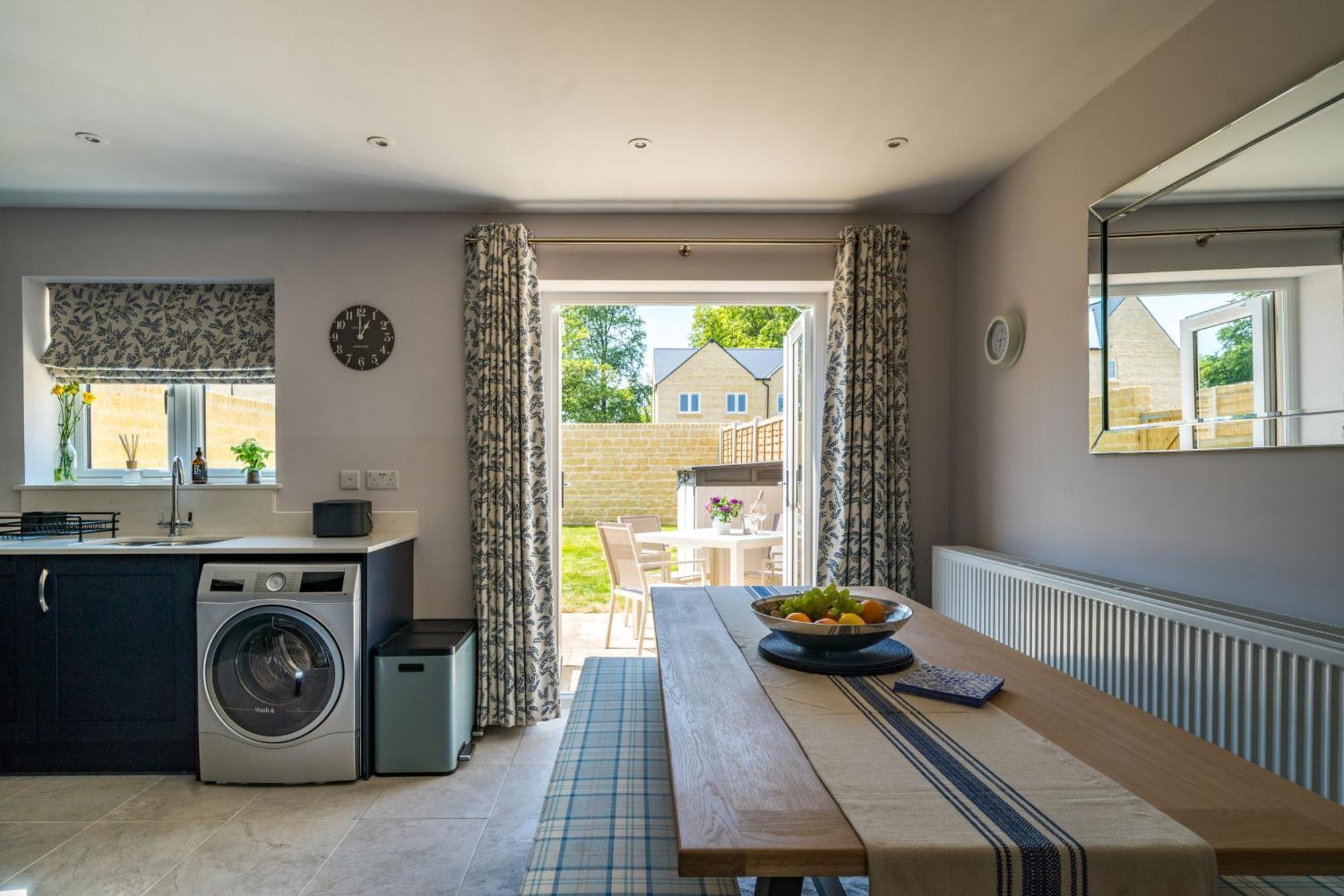 Fleming Cottage - Contemporary Cotswold Home Upper Rissington Εξωτερικό φωτογραφία